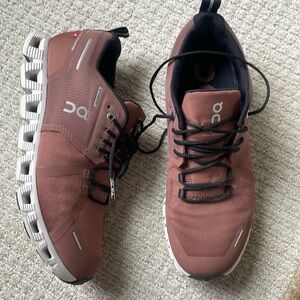 On Cloud sneakers athletic tennis shoe